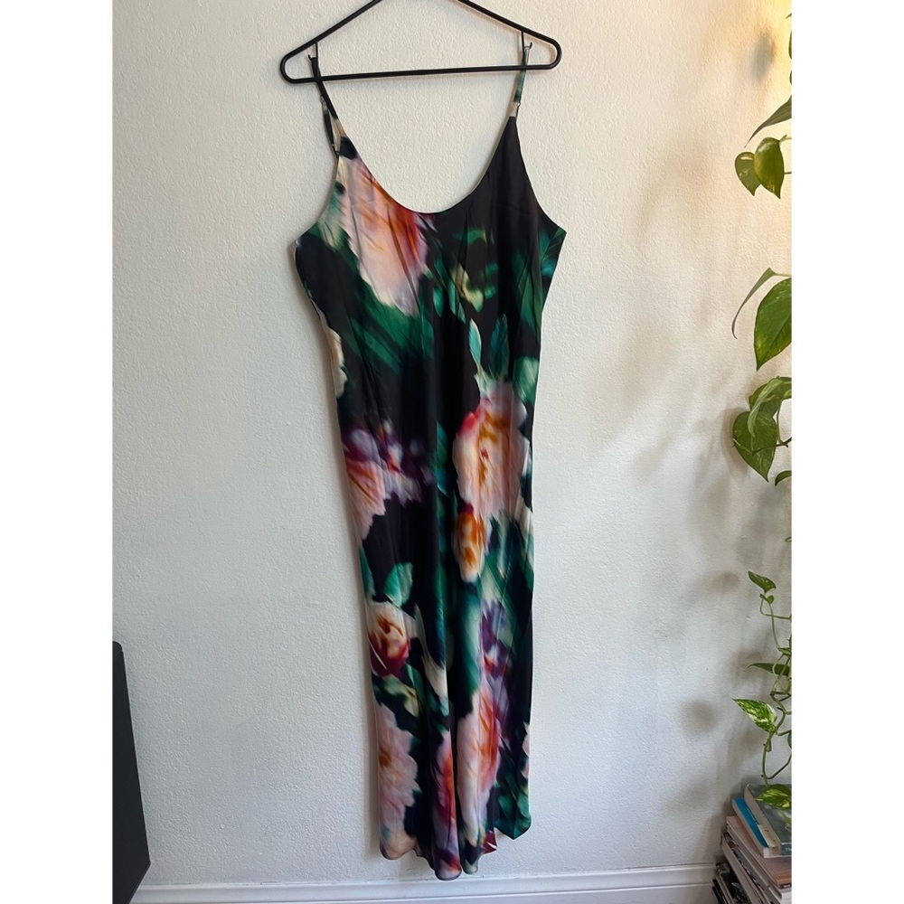 Lunya floral silk bias cut low back nightgown dress, limited and sold out! 🌺 ✨